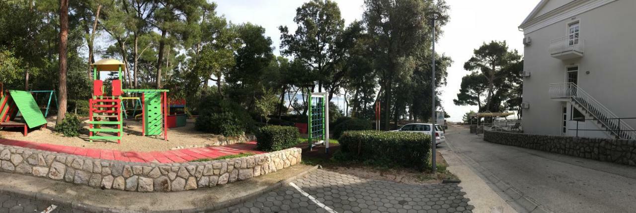 Sesar Apartments Krk - No. 1 Iva Krk Town Esterno foto